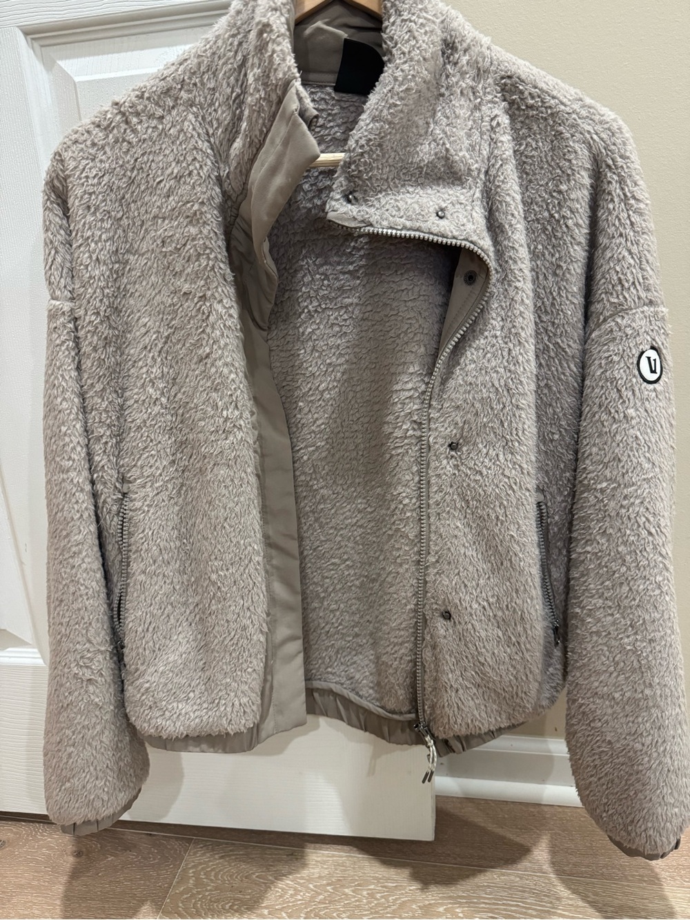 Vuori Women's Taupe Teddy Jacket - Plush Zip-Up Coat